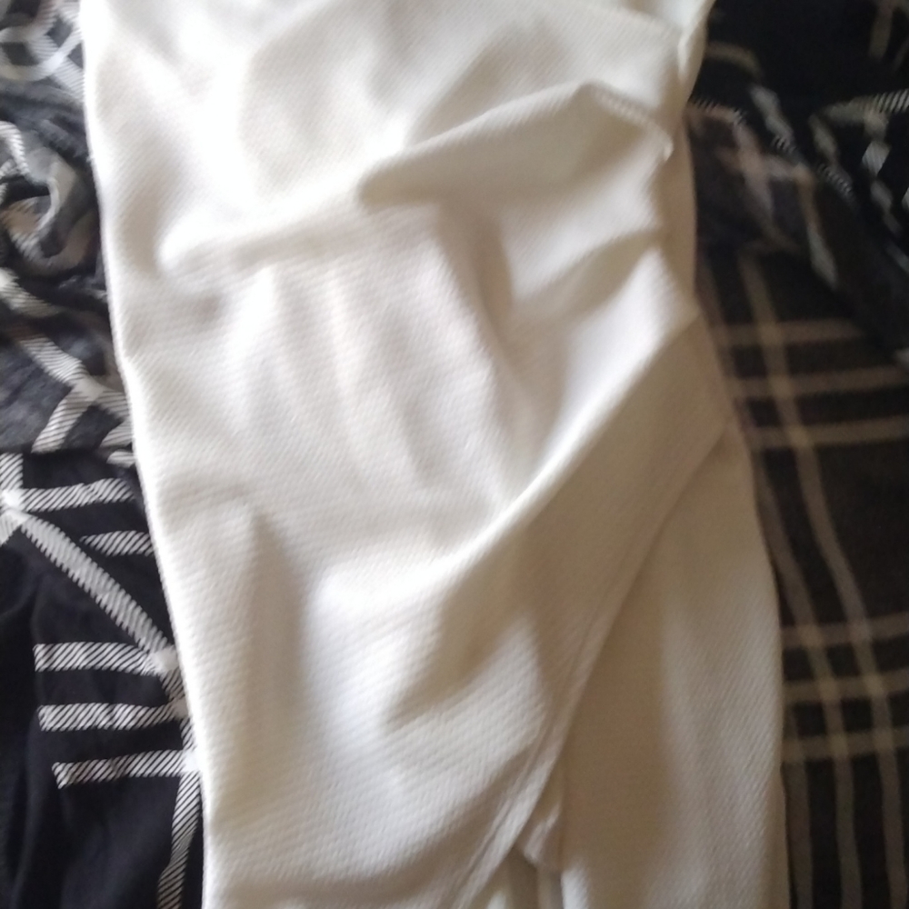 Dresses - Picture 5 of 6